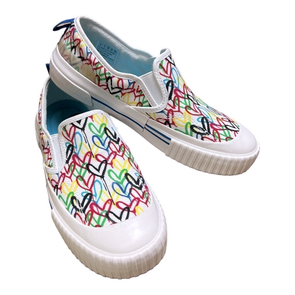 Skechers Los Angeles James Goldcrown
Lovewall Heart Slip On Sneakers Size 6